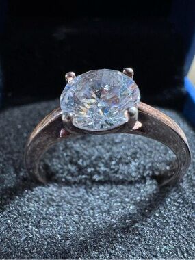 925 Sterling Silver Ring Engagement
CZ Round Brilliant Solitaire Cathedral
Sz 10